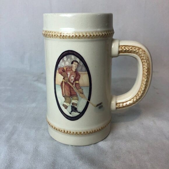 RUSS BERRIE & COMPANY vintage hand-painted ceramic stein/mug Hockey player - Picture 1 of 7